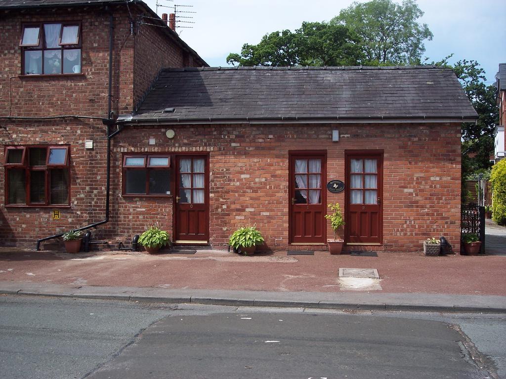 Butterfly Guest House Cheadle  Exterior foto